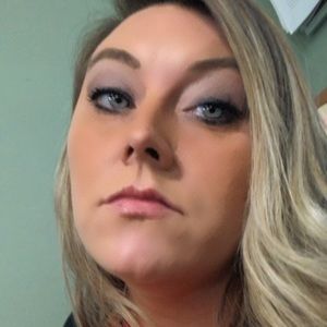 Meet your Posher, Lois